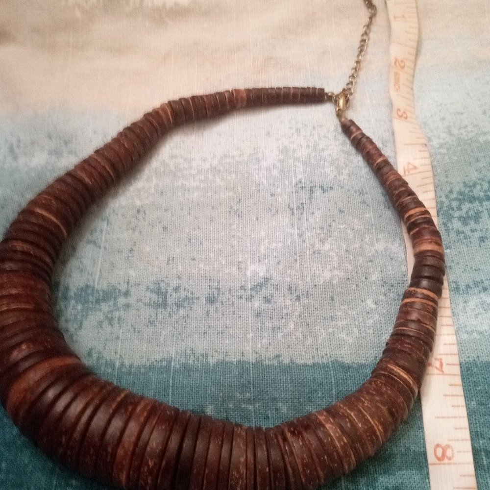 Wood Disc Necklace - Picture 3 of 5
